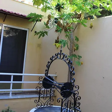 Georgia Old Town בית הארחה עיר רודוס