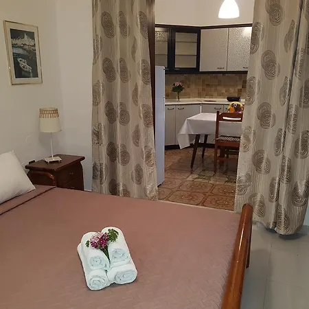 בית הארחה Georgia Old Town עיר רודוס